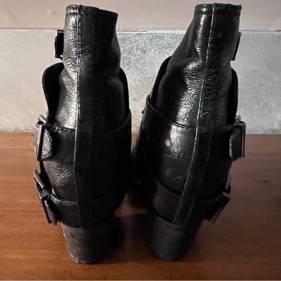 Jessica Simpson black Teagan booties - Picture 2 of 5